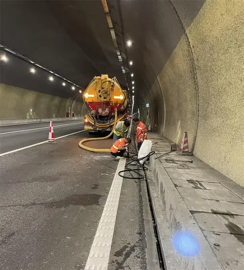 晋中隧道排水渠清淤